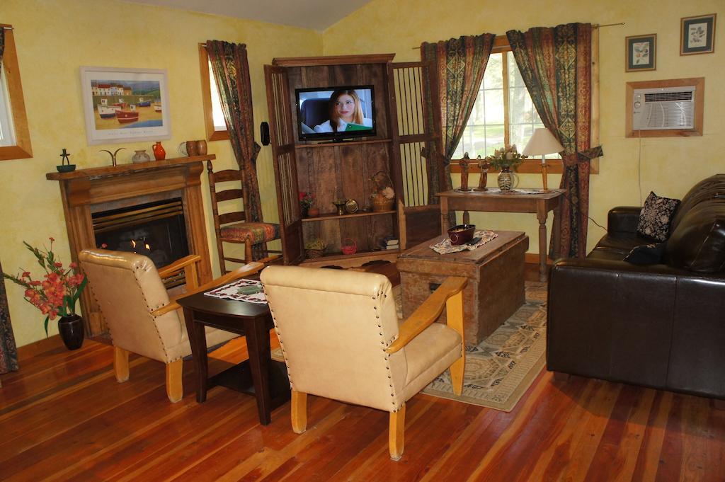 Fairmont Mountain Bungalows Fairmont Hot Springs Zimmer foto